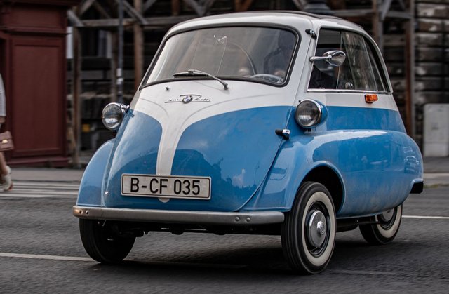 BMW Isetta: BMW’yi batmaktan kurtaran minik “balon otomobilinin” hikayesi